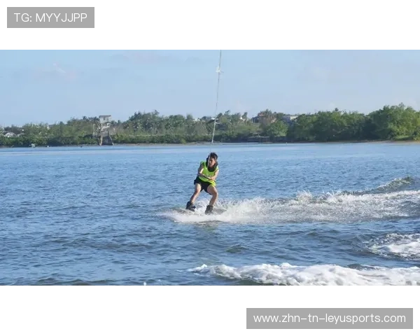 “新兴运动爆发，沙滩合球魅力无穷”